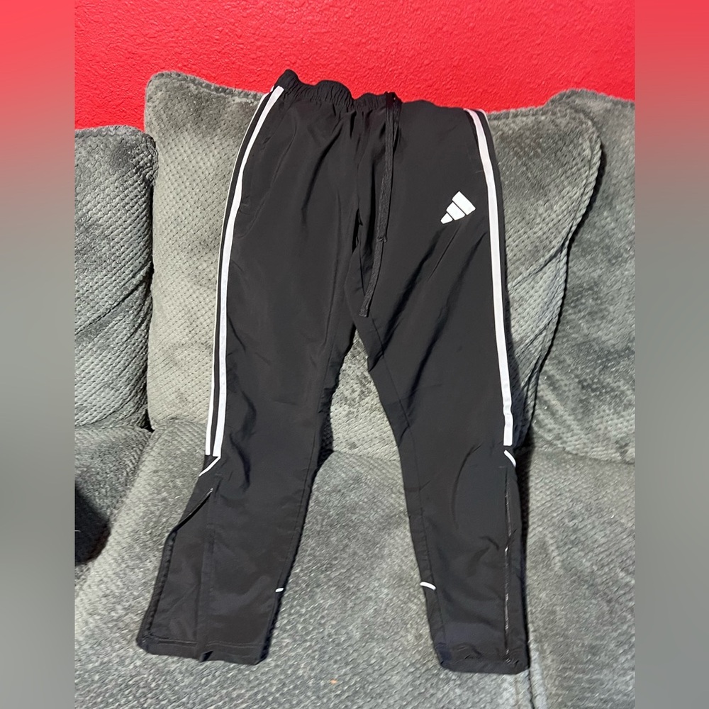 Men’s XS Adidas Black lightweight joggers